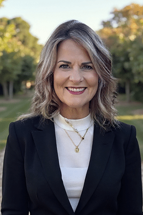 Lisa Steele Headshot 2015